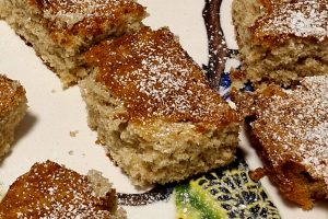 Sockerkaka med äpplen